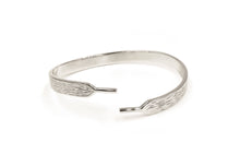 Load image into Gallery viewer, Lace Up Cuff