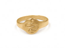 Load image into Gallery viewer, Serpent Signet Ring
